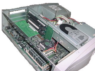 パソコンの内部を開けた状態の画像