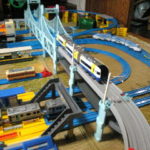 道路を下に配置したプラロード大鉄橋